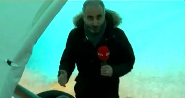 CNN Türk muhabirinin depremzedelerle tepki çeken diyaloğu: Sıcacık çadırlarında mutlu oturuyorlar CNN Türk muhabirinin depremzedelerle tepki çeken diyaloğu: Sıcacık çadırlarında mutlu oturuyorlar