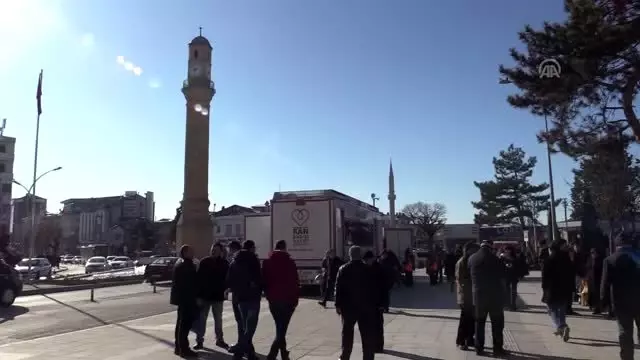 Çorum'dan depremzedeler için yardım ve kan bağışı Çorum'dan depremzedeler için yardım ve kan bağışı