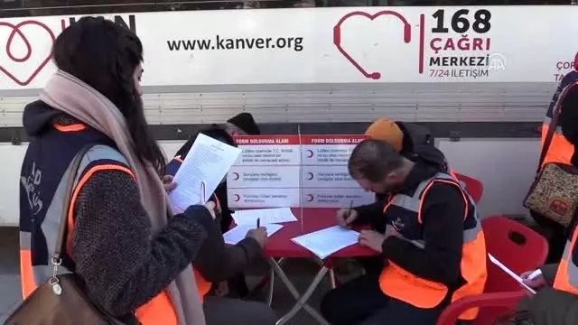 Çorum'dan depremzedeler için yardım ve kan bağışı Çorum'dan depremzedeler için yardım ve kan bağışı