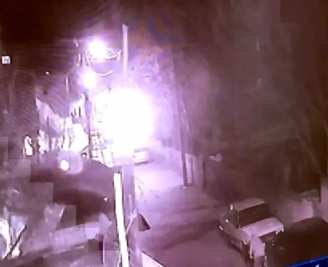 Deprem sonrası eline aldığı bıçakla 160 aracın lastiğini patlattı Deprem sonrası eline aldığı bıçakla 160 aracın lastiğini patlattı