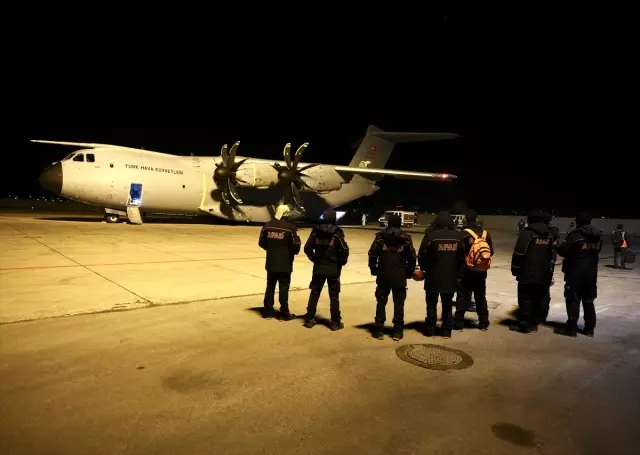 Deprem yardımları askeri kargo uçaklarıyla bölgeye gönderiliyor