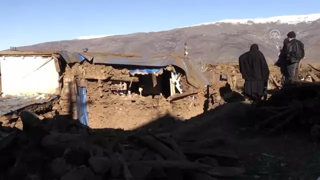 Doğanyol ilçesinde hayatını kaybeden anne ile oğlu toprağa verildi (2) Doğanyol ilçesinde hayatını kaybeden anne ile oğlu toprağa verildi (2)