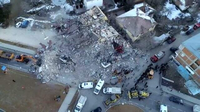 Elazığ'da çöken Mavi Göl Apartmanıyla ilgili kahreden Van depremi detayı