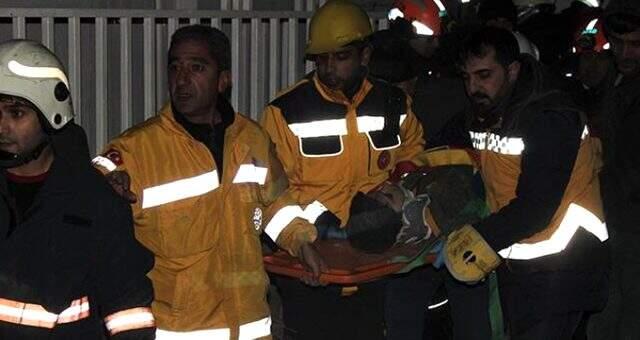 Elazığ ve Malatya'yı vuran depremde 8 kişi enkaz aldından kurtarıldı