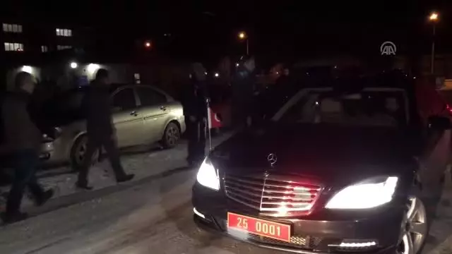 Erzurum Valisi Okay Memiş, deprem bölgesine giden ekipleri uğurladı