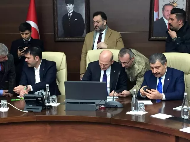 İçişleri Bakanı Soylu, Çevre ve Şehircilik Bakanı Kurum ve Sağlık Bakanı Koca, kriz merkezinde...