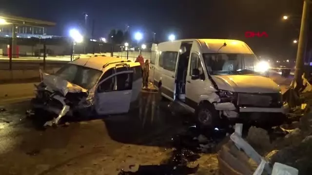 Kocaeli darıca'da 3 araç çarpıştı 11 yaralı Kocaeli darıca'da 3 araç çarpıştı 11 yaralı