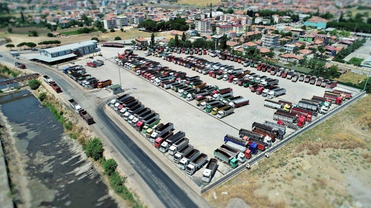 Somalı nakliyeciler Elazığ'a ücretsiz yardım malzemesi taşıyacak