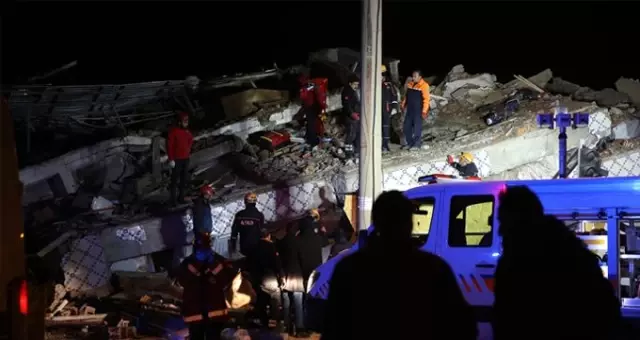 Son dakika: Biri Elazığ merkezde biri Maden ilçesinde olmak üzere iki kişi daha kurtarıldı Son dakika: Biri Elazığ merkezde biri Maden ilçesinde olmak üzere iki kişi daha kurtarıldı