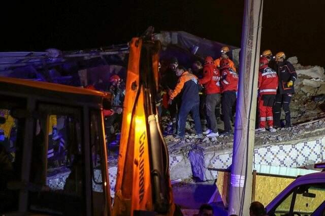 Son dakika: Biri Elazığ merkezde biri Maden ilçesinde olmak üzere iki kişi daha kurtarıldı