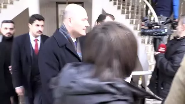 Üç bakan Elazığ'daki kriz merkezinSoylu: 'Elazığ'da şu anda 30 vatandaşımızı arama-kurtarma... Üç bakan Elazığ'daki kriz merkezinSoylu: 'Elazığ'da şu anda 30 vatandaşımızı arama-kurtarma...