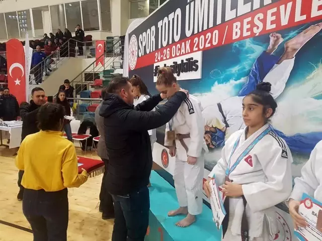 Ümitler Türkiye Judo Şampiyonası'nda dereceye girenler belli oldu Ümitler Türkiye Judo Şampiyonası'nda dereceye girenler belli oldu