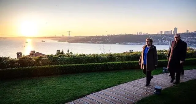 Angele Merkel'in İstanbul paylaşımı sosyal medyaya damga vurdu: Allah'a ısmarladık