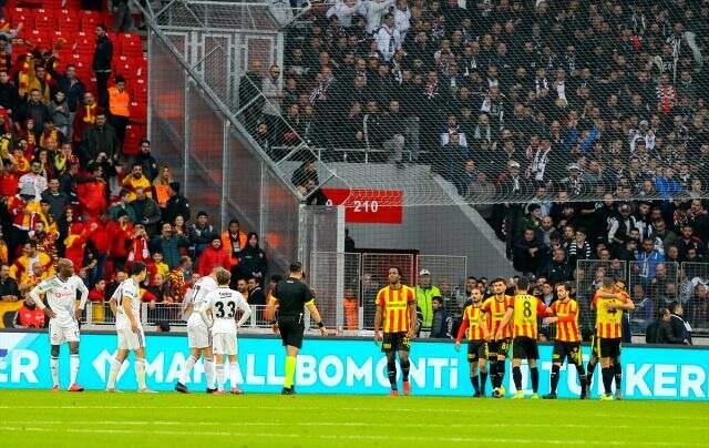 Beşiktaş, Göztepe'ye deplasmanda 2-1 mağlup oldu