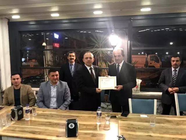 Burhaniye'de Müftü Öz için uğurlama yemeği düzenlendi Burhaniye'de Müftü Öz için uğurlama yemeği düzenlendi