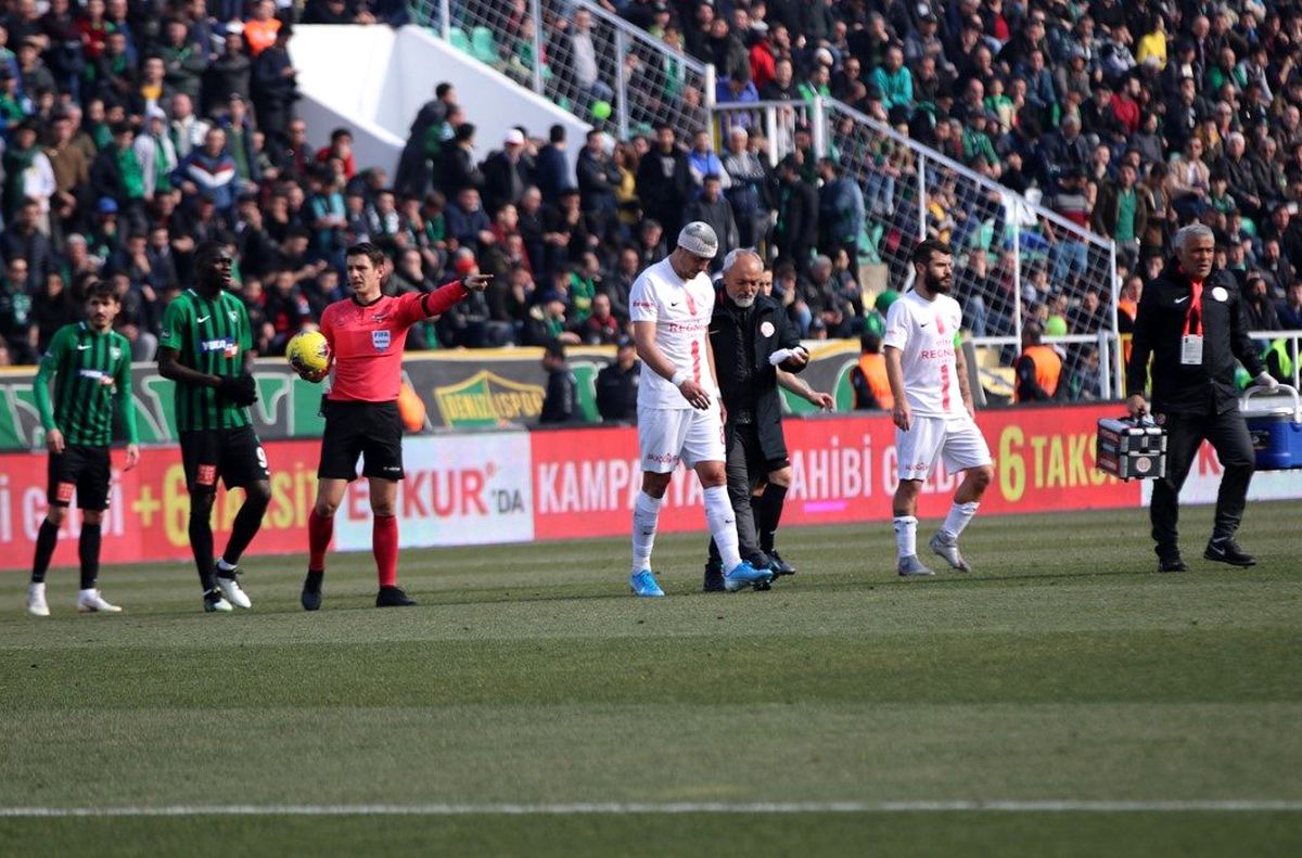 Denizlispor maçında sakatlanan Jahovic 2 gün hastanede müşahede altında tutulacak