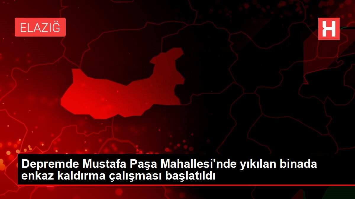 Depremde Mustafa Paşa Mahallesi�nde yıkılan binada enkaz kaldırma