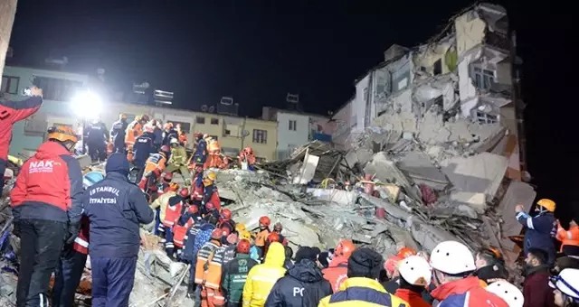 Depremin ardından Elazığ ve Malatya'da 73 bina yıkıldı