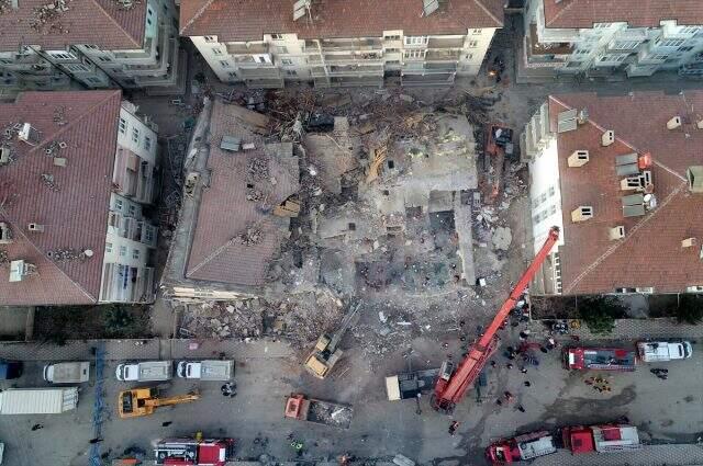 Elazığ'da arama kurtarma çalışmaları devam ediyor