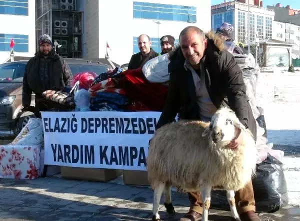 Elazığ'daki depremzedelere iki koyununu gönderdi