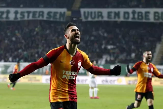 Emre Akbaba’nın Konyaspor maçındaki performansı, sosyal medyaya damga vurdu