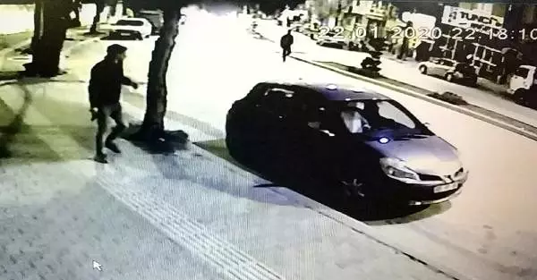 Emre'nin öldürüldüğü bıçaklı kavga güvenlik kamerasında Emre'nin öldürüldüğü bıçaklı kavga güvenlik kamerasında