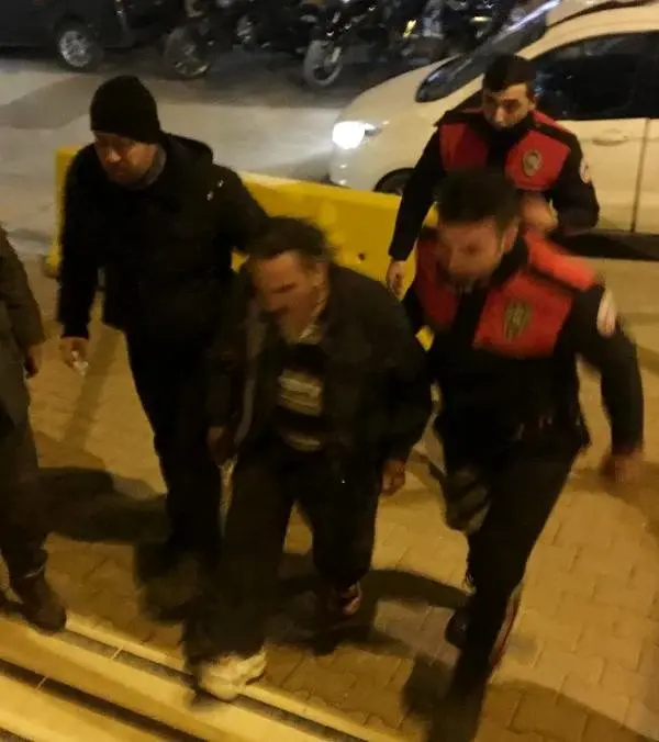 Emre'nin öldürüldüğü bıçaklı kavga güvenlik kamerasında Emre'nin öldürüldüğü bıçaklı kavga güvenlik kamerasında