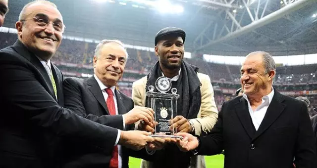 Galatasaray, Drogba'nın takımın başına geçeceği iddialarını yalanladı