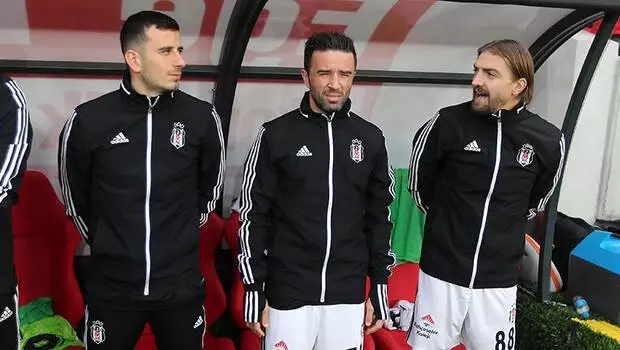 Göztepe - Beşiktaş maçında Caner Erkin'den şaşırtan görüntü Göztepe - Beşiktaş maçında Caner Erkin'den şaşırtan görüntü