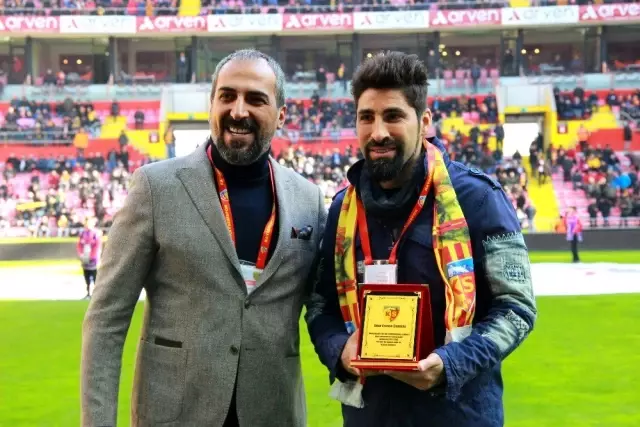 Kayserispor, Cangele'ye plaket verdi Kayserispor, Cangele'ye plaket verdi