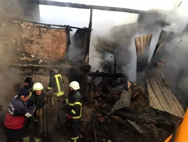 Konya'da yangın faciası: Aynı aileden 3 kişi hayatını kaybetti Konya'da yangın faciası: Aynı aileden 3 kişi hayatını kaybetti