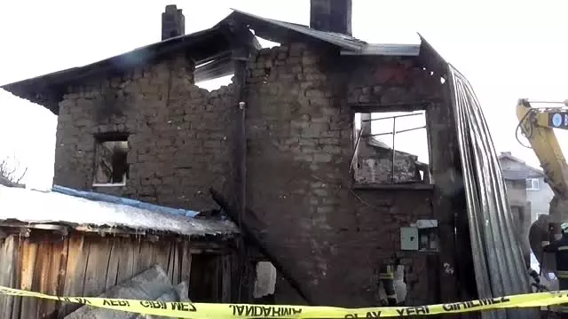Konya'nın Beyşehir ilçesinde ev yangını: 3 ölü Konya'nın Beyşehir ilçesinde ev yangını: 3 ölü