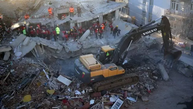 Son dakika: Elazığ'daki depremde 4 kişinin daha cansız bedenine ulaşıldı