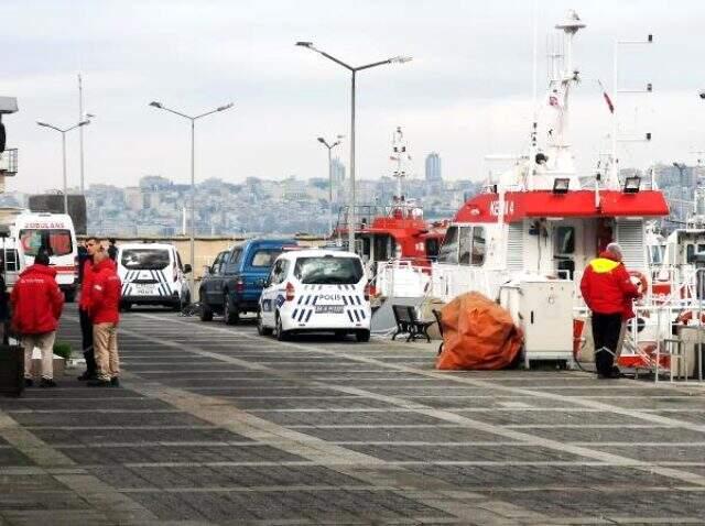 Son dakika: Otomobilindeki kız arkadaşını öldürüp köprüden atlayarak intihar etti