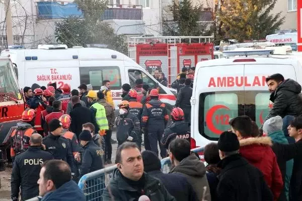 Sürsürü'de enkazdan 3 kişinin daha cansız bedeni çıkarıldı