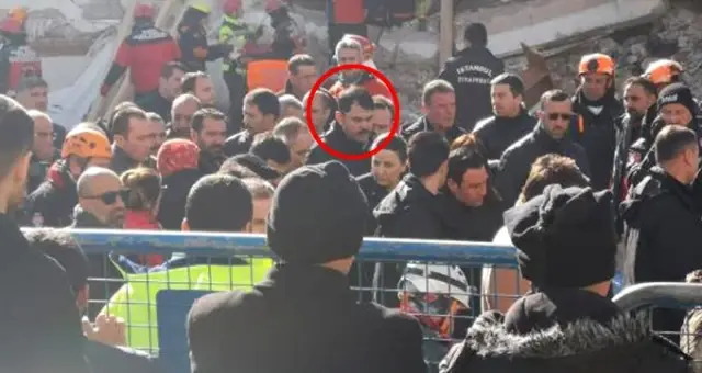 Yan yatan bina, Bakan Kurum yanından geçtiği sırada sallandı