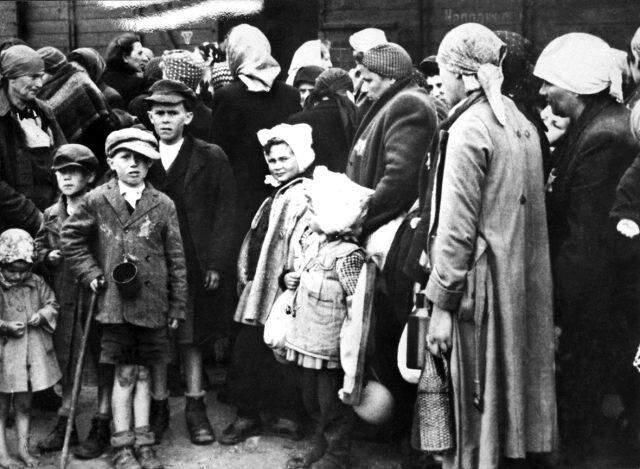 Almanya Dışişleri Bakanı acil önlem alınmazsa Yahudilerin ülkeyi kitlesel olarak terk edeceğini söyledi