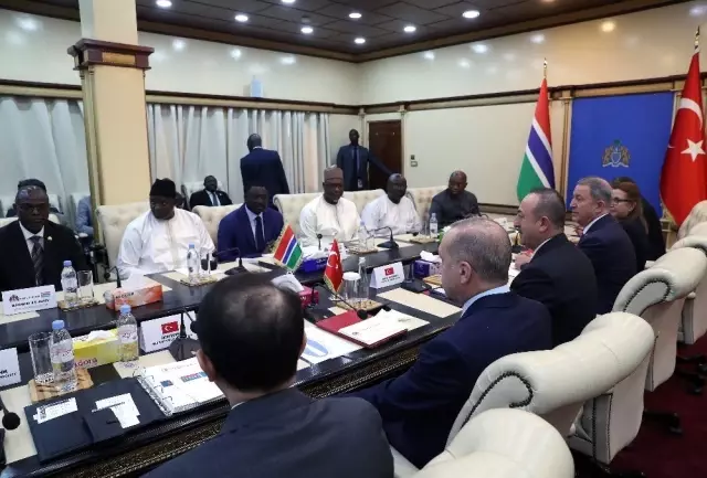 Cumhurbaşkanı Erdoğan, Gambiya'da heyetler arası görüşme gerçekleştirdi Cumhurbaşkanı Erdoğan, Gambiya'da heyetler arası görüşme gerçekleştirdi