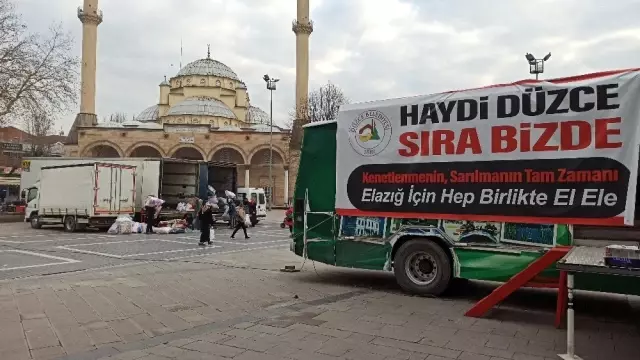 Düzce'den depremzedelere yardımlar devam ediyor Düzce'den depremzedelere yardımlar devam ediyor