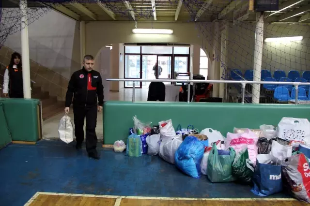 Edirne'de depremzedeler için yardım toplanıyor