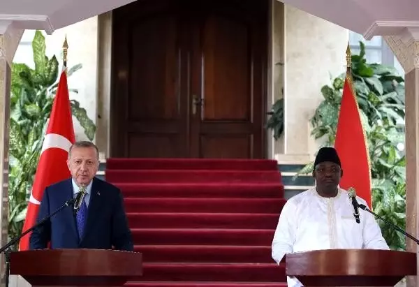 Erdoğan, Gambiya Cumhurbaşkanı Adama Barrow ile ortak basın toplantısı düzenledi Erdoğan, Gambiya Cumhurbaşkanı Adama Barrow ile ortak basın toplantısı düzenledi