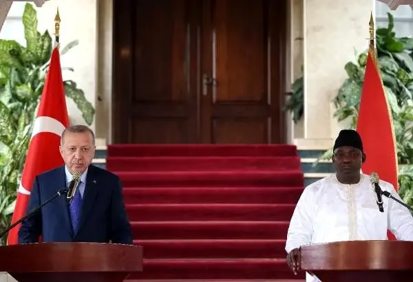 Erdoğan, Gambiya Cumhurbaşkanı Adama Barrow ile ortak basın toplantısı düzenledi Erdoğan, Gambiya Cumhurbaşkanı Adama Barrow ile ortak basın toplantısı düzenledi