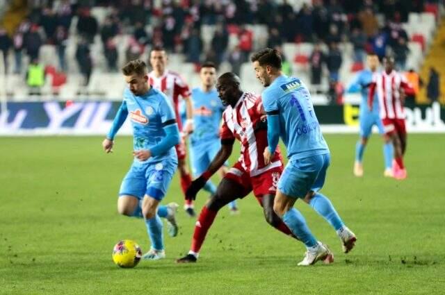 Son Dakika: Lider Sivasspor, Çaykur Rizespor ile 1-1 berabere kaldı