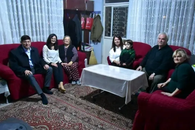 Başkan Özcan şehit ailelerini unutmadı Başkan Özcan şehit ailelerini unutmadı