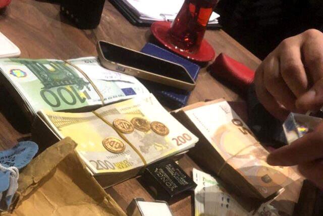Bulduğu 400 bin TL'yi sahibine teslim etti