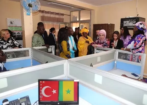 Emine Erdoğan, Senegal'de rehabilitasyon merkezi açılışını yaptı Emine Erdoğan, Senegal'de rehabilitasyon merkezi açılışını yaptı
