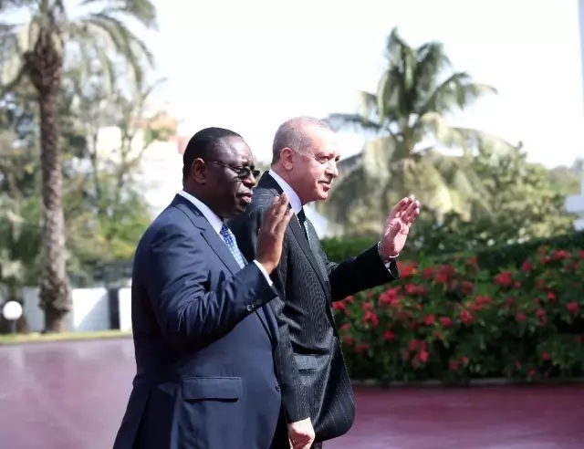 Erdoğan Senegal'de resmi törenle karşılandı Erdoğan Senegal'de resmi törenle karşılandı
