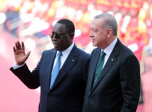 Erdoğan Senegal'de resmi törenle karşılandı Erdoğan Senegal'de resmi törenle karşılandı