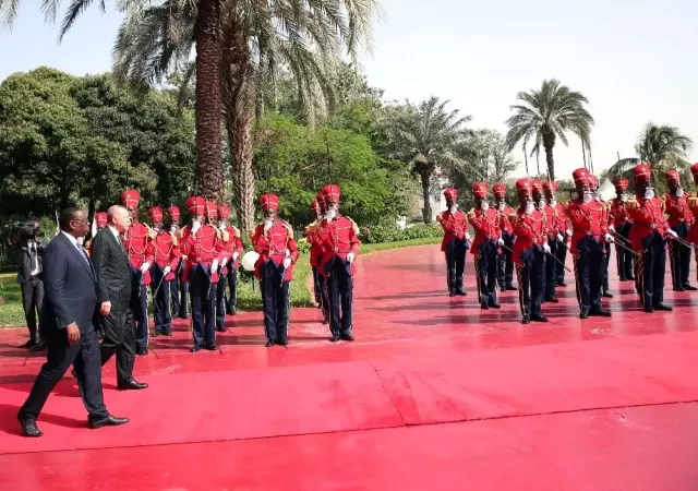 Erdoğan Senegal'de resmi törenle karşılandı Erdoğan Senegal'de resmi törenle karşılandı