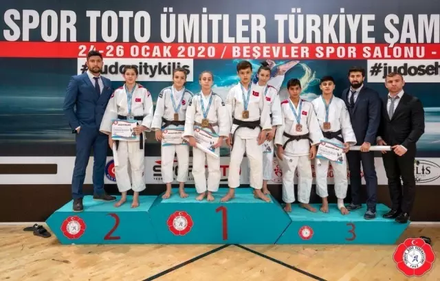 Judoculardan madalya yağmuru Judoculardan madalya yağmuru